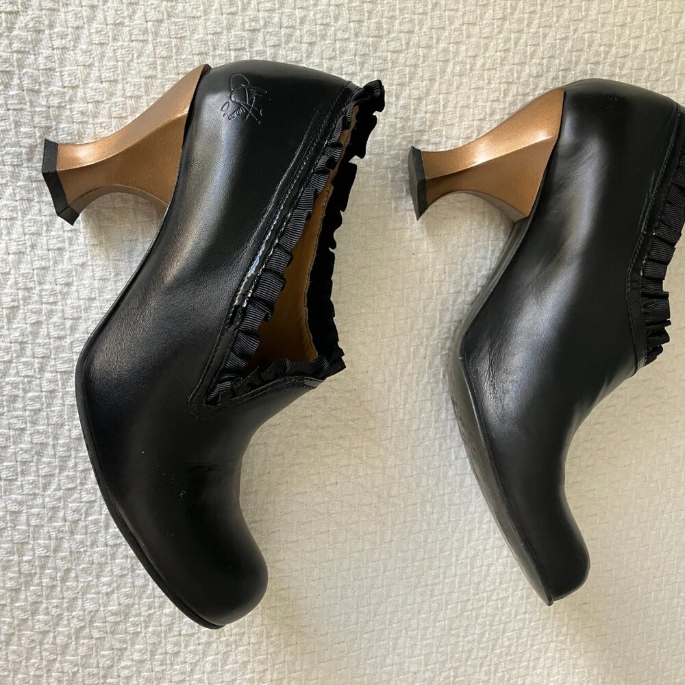 Fluevog Bernini Baroque Gold Pumps Size 9 - Picture 5 of 7